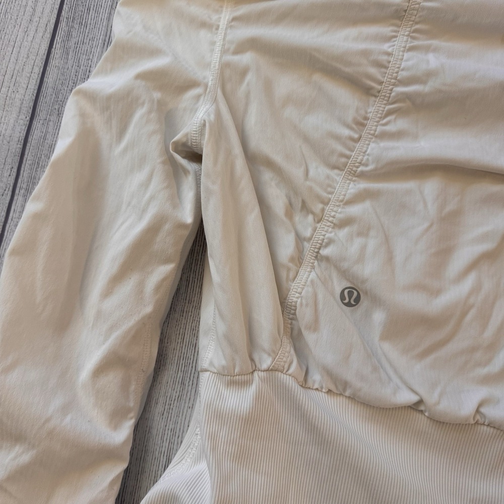Lululemon Women's Size 6 White Full Zip Hooded Jacket Ruched Thumbholes Workout - Picture 13 of 15